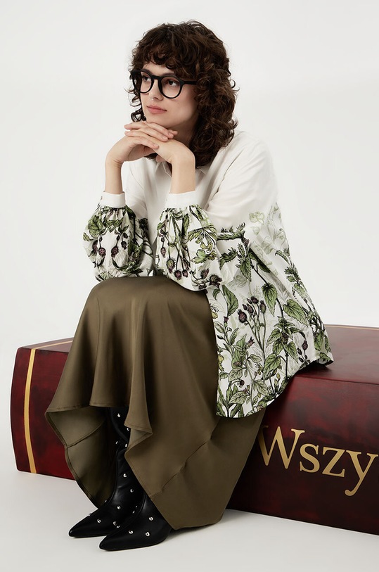 Koszula damska – Medicine z okazji roku Miłosza, kolor beżowy długi beżowy RW24.KDD650