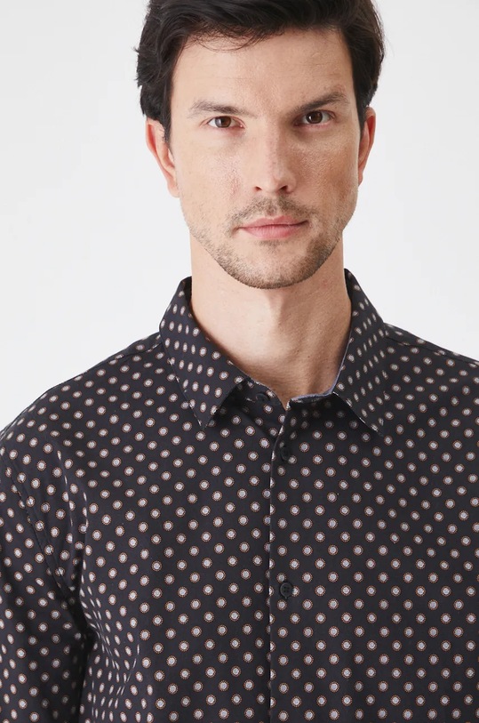 Koszula męska z kołnierzykiem klasycznym wzorzysta kolor granatowy granatowy RW24-KDM071