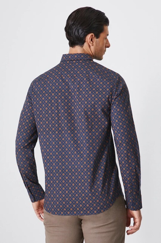 Odzież Koszula męska z kołnierzykiem klasycznym wzorzysta kolor granatowy RW24.KDM801 granatowy