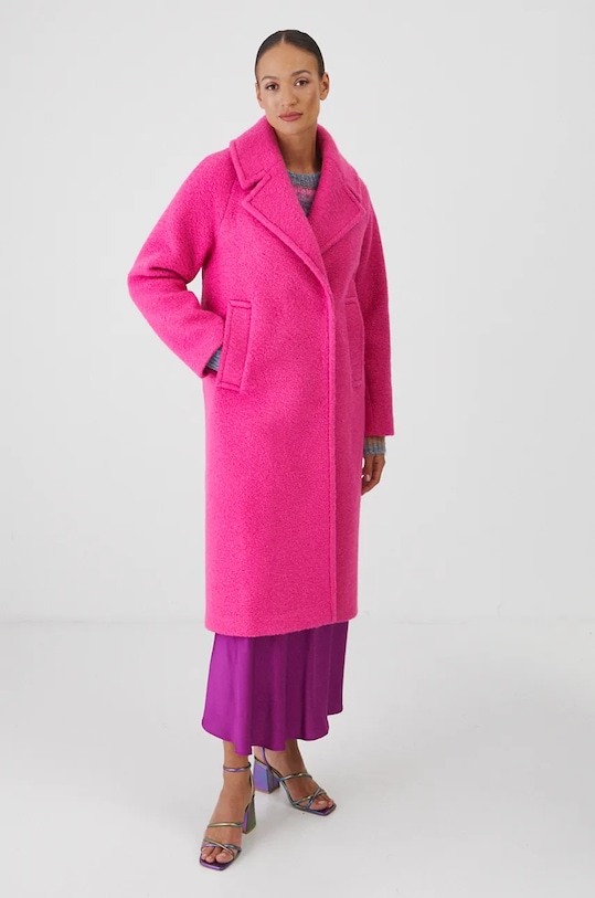 Płaszcz damski z fakturą kolor różowy nieocieplane różowy RW24.KPD810
