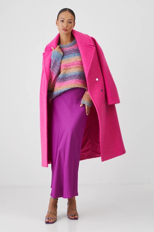 Płaszcz damski z fakturą kolor różowy różowy RW24.KPD810