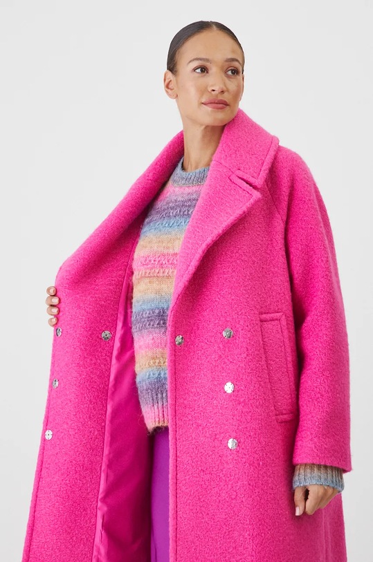 Płaszcz damski z fakturą kolor różowy RW24.KPD810
