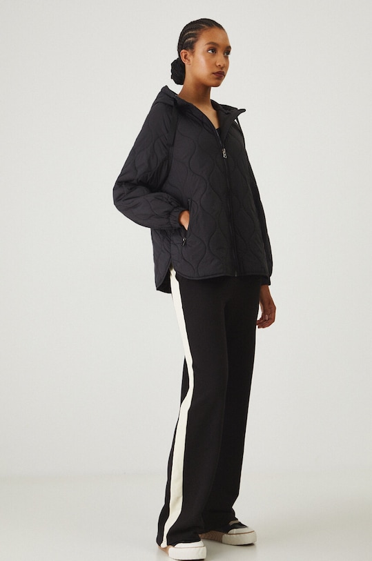 Kurtka damska oversize pikowana kolor czarny RW24.KUD300 czarny RW24