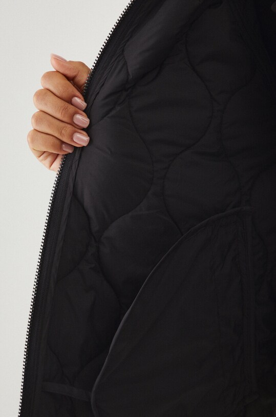 Kurtka damska oversize pikowana kolor czarny RW24.KUD300