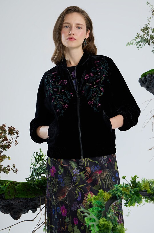 Kurtka bomber damska z kolekcji Together For Nature kolor czarny nieocieplane czarny RW24.KZD701