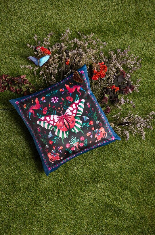 Medicine fata de perna decorativa multicolor RW24.PSU101