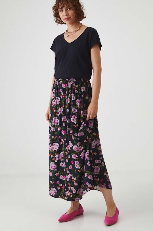 Пола Medicine флорален черен RW24.SDD030