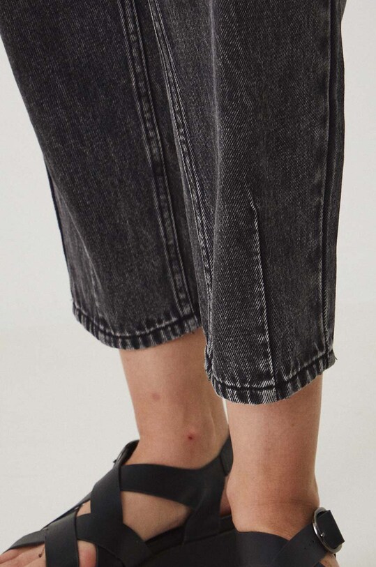 Jeansy bawełniane damskie mom fit z efektem sprania kolor czarny czarny RW24.SJD100