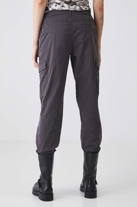 Spodnie damskie jogger z kieszeniami cargo kolor szary RW24.SPD052