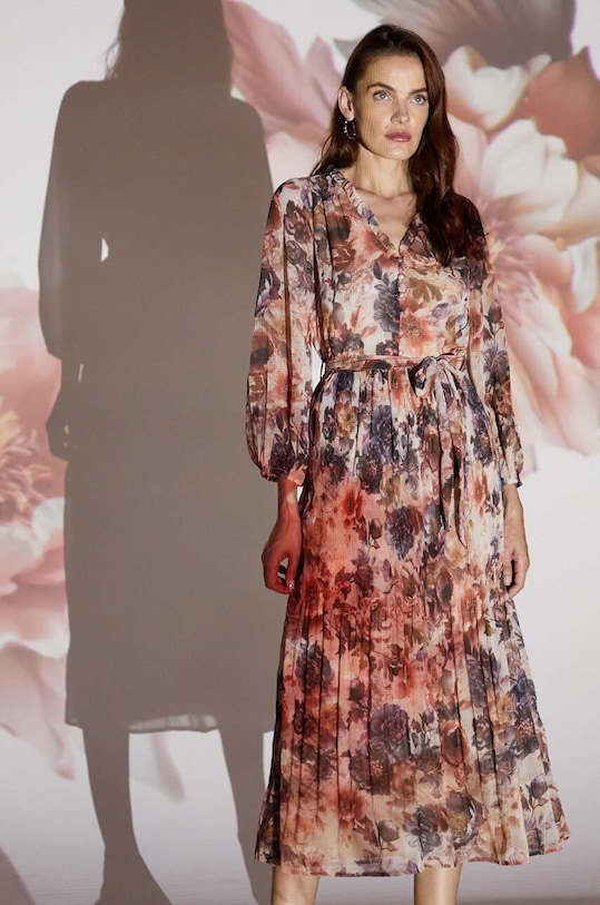 Šaty midi, s páskem a vzorem béžová barva midi béžová RW24.SUD400