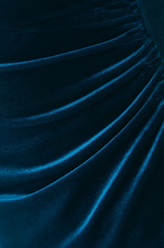 Šaty midi, z veluru zelená barva RW24-SUDA15