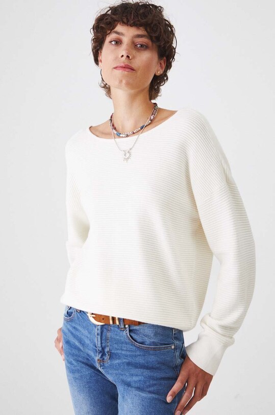 Sweter damski prążkowany kolor beżowy gładkie beżowy RW24.SWD033