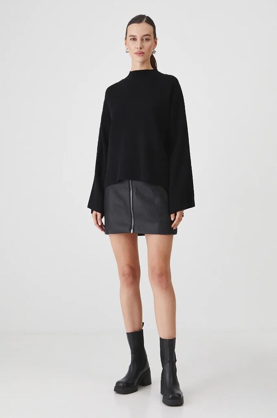 Sweter damski z ozdobną aplikacją kolor czarny RW24.SWD709 czarny RW24