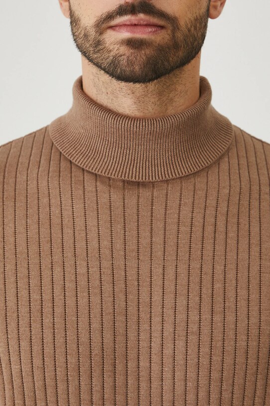 Sweter męski z golfem prążkowany kolor brązowy RW24.SWMB13 brązowy