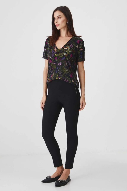 Oblečení Bavlněné tričko dámské z kolekce Together For Nature černá barva RW24.TSD708 černá