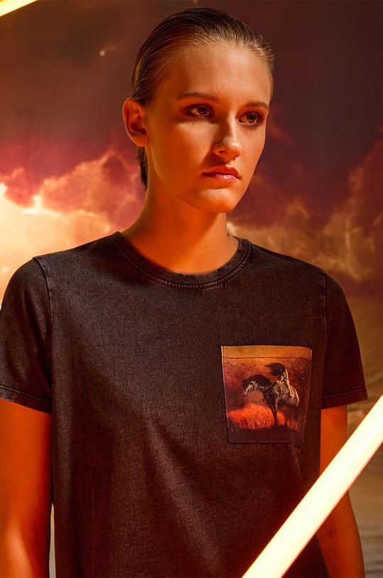 T-shirt bawełniany damski z kolekcji Zdzisław Beksiński x Medicine kolor czarny okrągły czarny RW24.TSD856