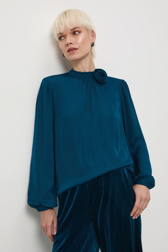 Blúzka s ozdobou v tvare kvetu jednofarebný tyrkysová RW25-BDDA00