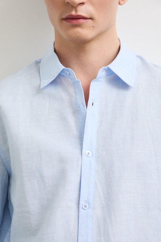 Koszula z lnem męska z kołnierzykiem klasycznym gładka RW25-KDM011 niebieski