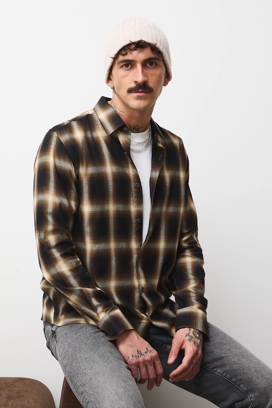 Koszula męska z kołnierzykiem klasycznym w kratę RW25-KDM804 brązowy RW25