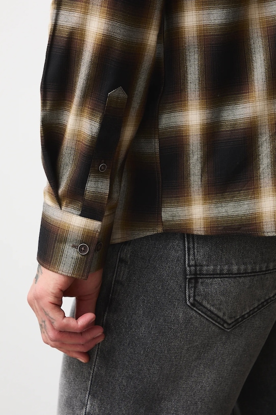 Koszula męska z kołnierzykiem klasycznym w kratę RW25-KDM804 brązowy