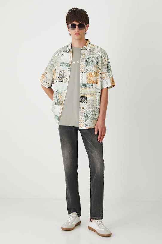 Koszula męska z kołnierzykiem wzorzysta RW25-KKM202 multicolor RW25