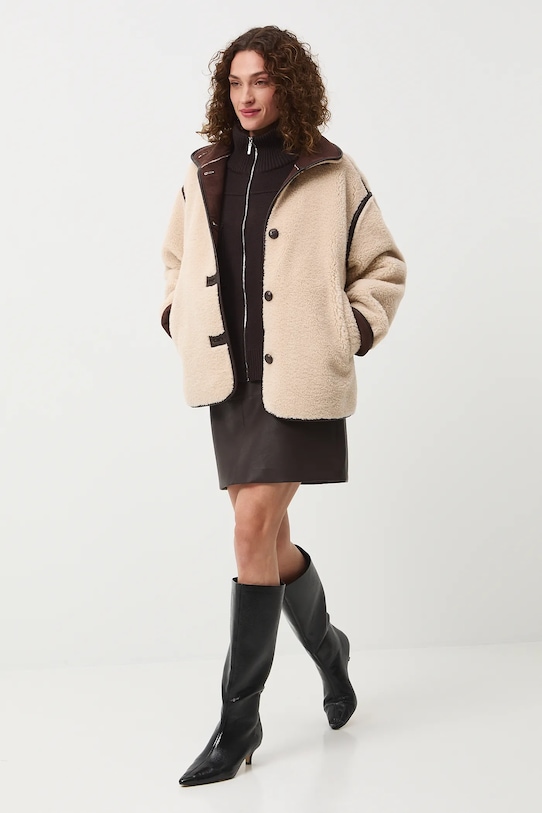 Kurtka damska ze sztucznego futerka RW25-KUD711 beżowy RW25