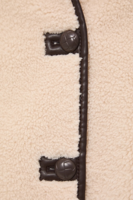 Kurtka damska ze sztucznego futerka RW25-KUD711