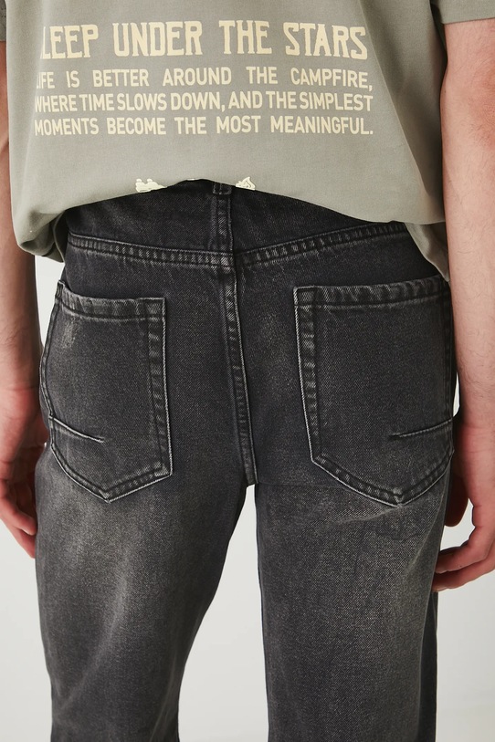 Jeansy bawełniane tapered z efektem sprania RW25.SJM202 czarny