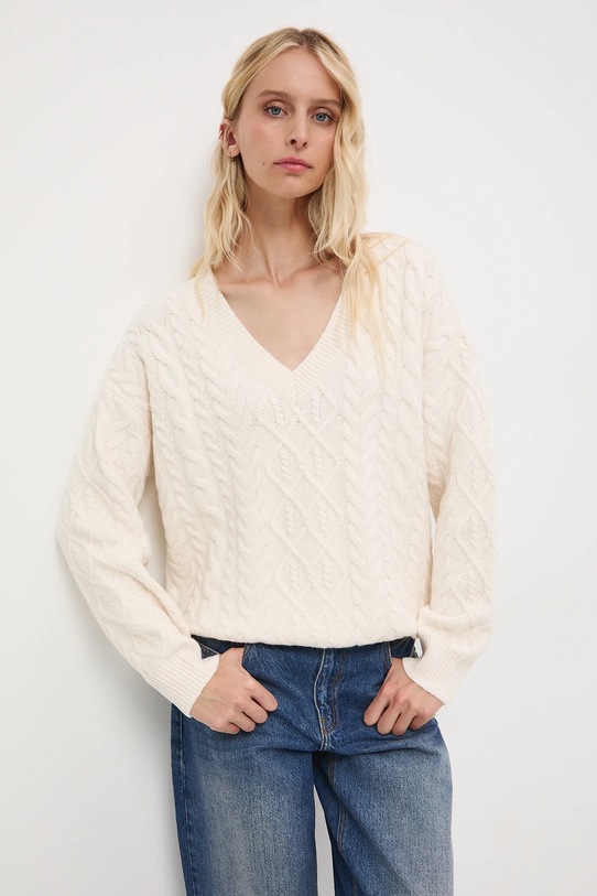 Sweter damski z warkoczowym splotem pozostałe beżowy RW25-SWD073
