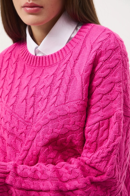 Sweter damski z warkoczowym splotem RW25-SWD609 różowy