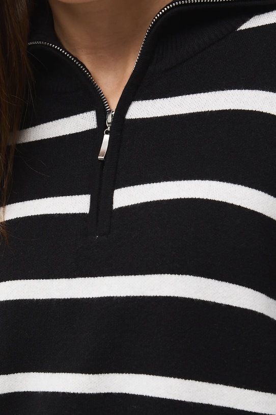 Sweter damski w pasy z wiskozą RW25-SWD613 czarny