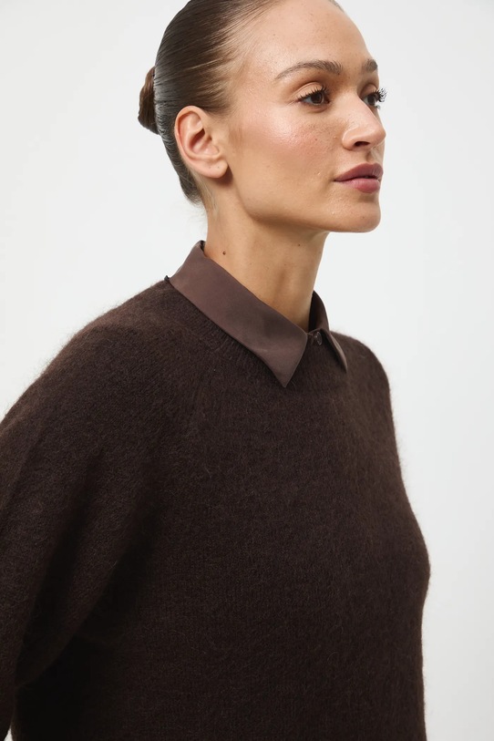 Sweter damski z moherem i wełną brązowy RW25-SWD820