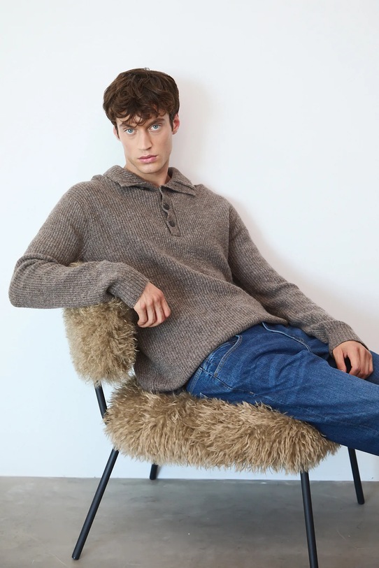 Medicine sweter zapinany brązowy RW25-SWM707