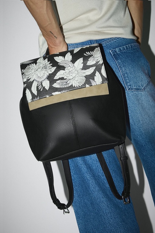 Batoh Medicine květinový černá RW25.TPD105