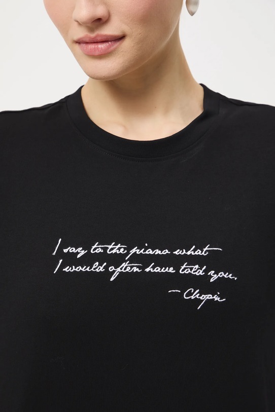 T-shirt bawełniany damski z ozdobnym haftem RW25-TSD759