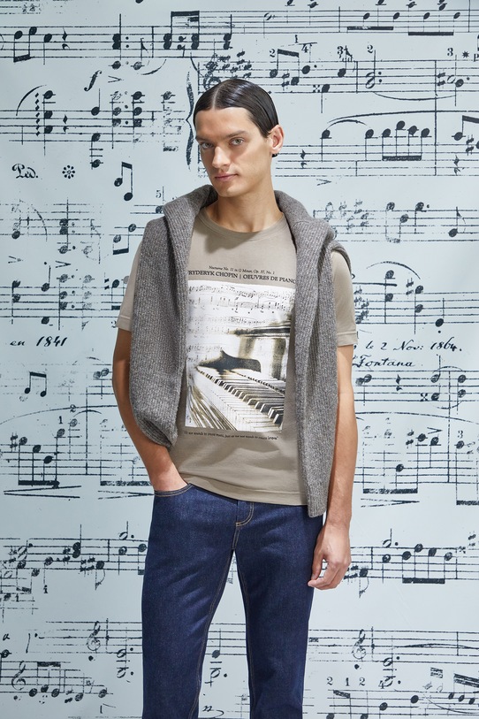 T-shirt bawełniany męski z elastanem z kolekcji Narodowy Instytut Fryderyka Chopina x Medicine okrągły beżowy RW25-TSM708