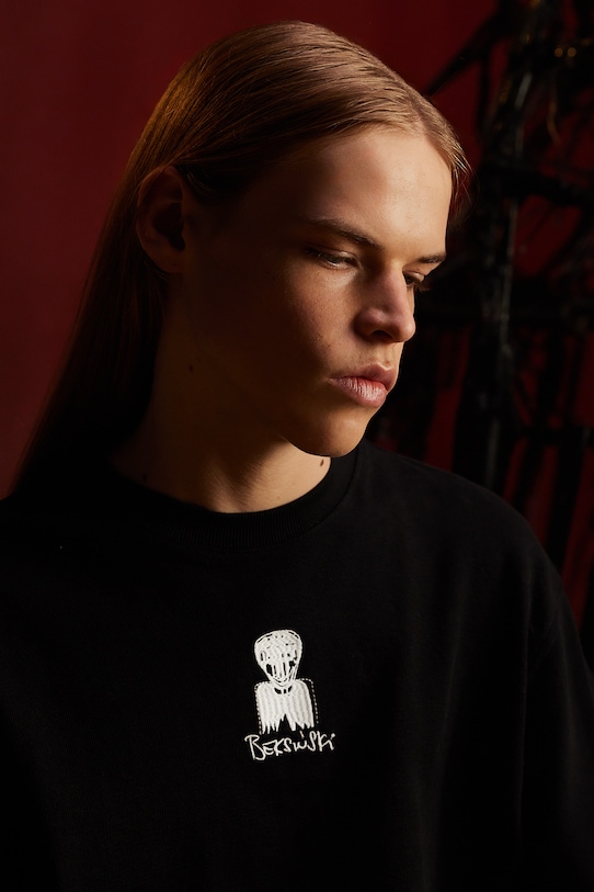 Bavlnené tričko Medicine nášivka čierna RW25-TSMA59