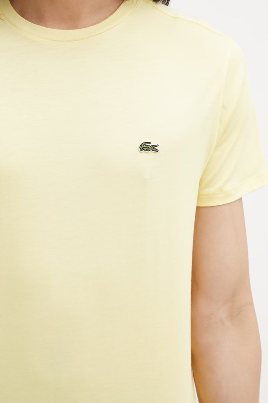 Lacoste tričko bavlnené pánske žltá TH6709