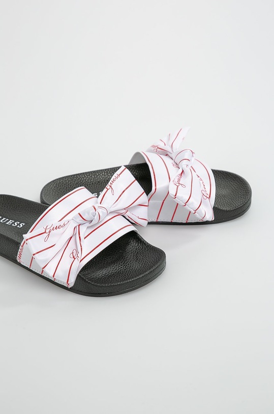 Guess Jeans - Klapki E92Z03.BB00F biały SS19
