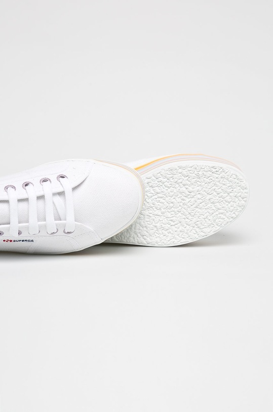 Superga - Ниски кецове бял S00FCR0.G78