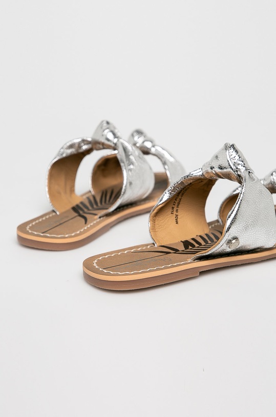 Pepe Jeans - Šľapky Malibu Laces PLS90410 strieborná SS19