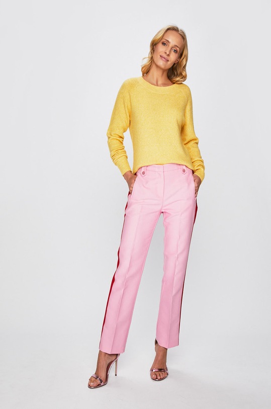 Vero Moda Sweter 10201022 żółty AA00