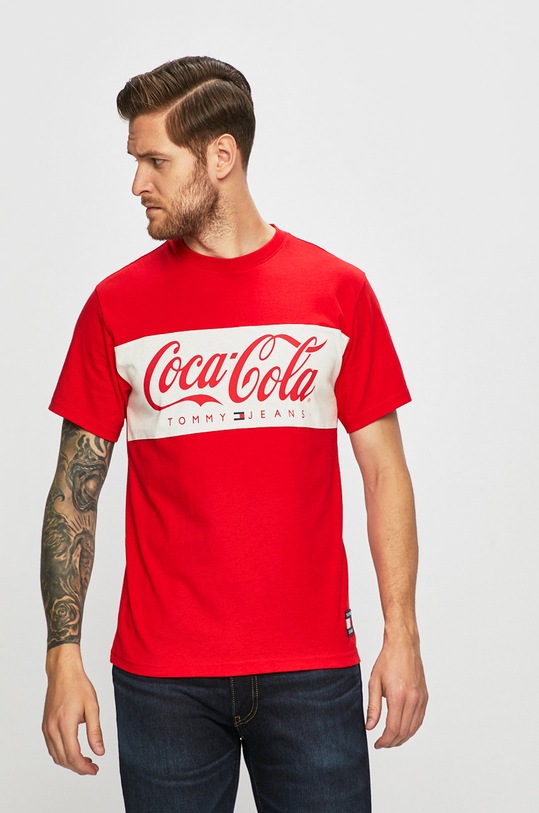 Tommy Jeans - Póló x Coca Cola piros DM0DM06692