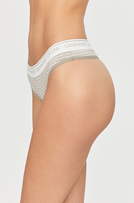 Tangá Calvin Klein Underwear CK One 000QF5733E sivá AA00
