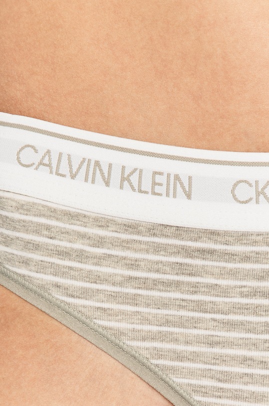 Oblečenie Tangá Calvin Klein Underwear CK One 000QF5733E sivá
