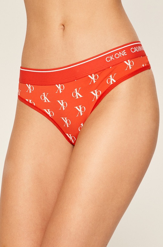 Tanga Calvin Klein Underwear CK One tanga červená 000QF5743E