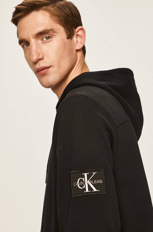 Бавовняна кофта Calvin Klein Jeans з капюшоном чорний J30J314036