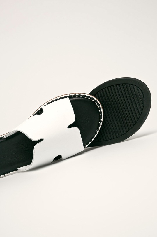 Obuv Tamaris - Kožené šľapky 1.1.27163.24.100 biela