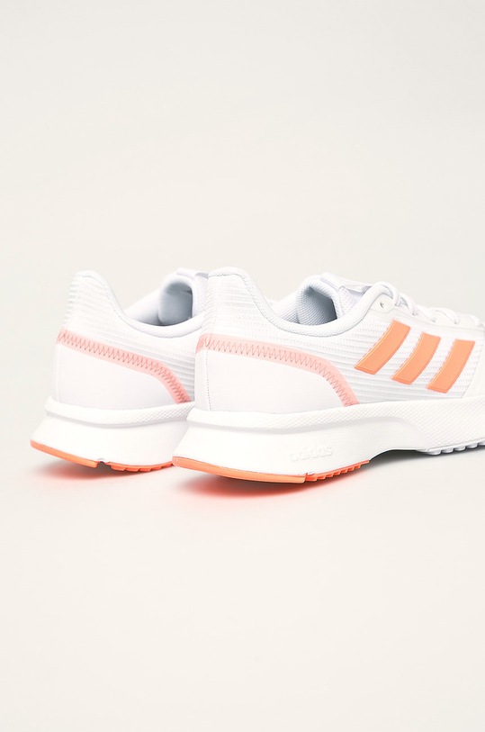 Обувки adidas - Обувки Nova Flow EH1379 EH1379 бял
