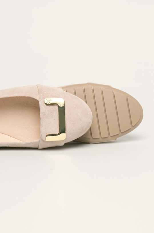 Caprice - Кожени балеринки бежов 9.9.22110.24.318